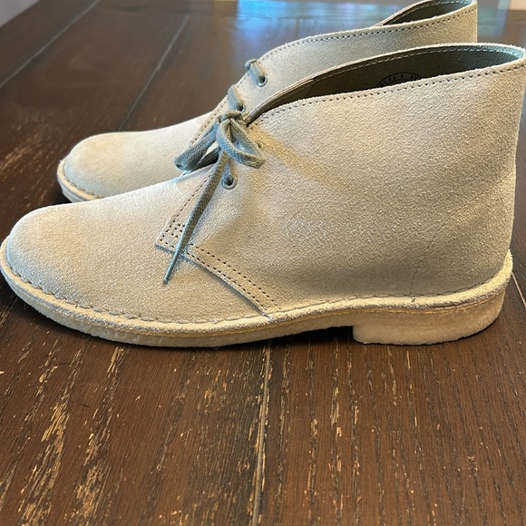 Clarks Desert Boots.  Size 9 (women’s) Pale green. - Picture 6 of 9